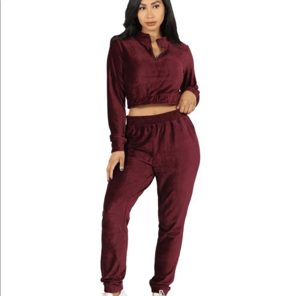 2pc joggers in maroon color
